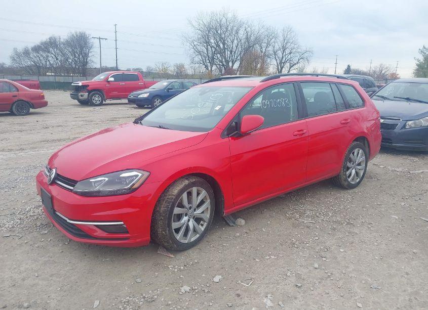 Photo 2 of 2019 Volkswagen Golf SPORTWAGEN 1.4T S/1.4T SE (VIN 3VWY57AU1KM500101)