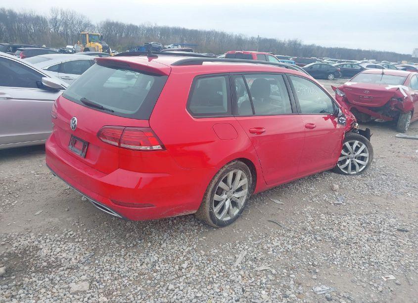 Photo 4 of 2019 Volkswagen Golf SPORTWAGEN 1.4T S/1.4T SE (VIN 3VWY57AU1KM500101)