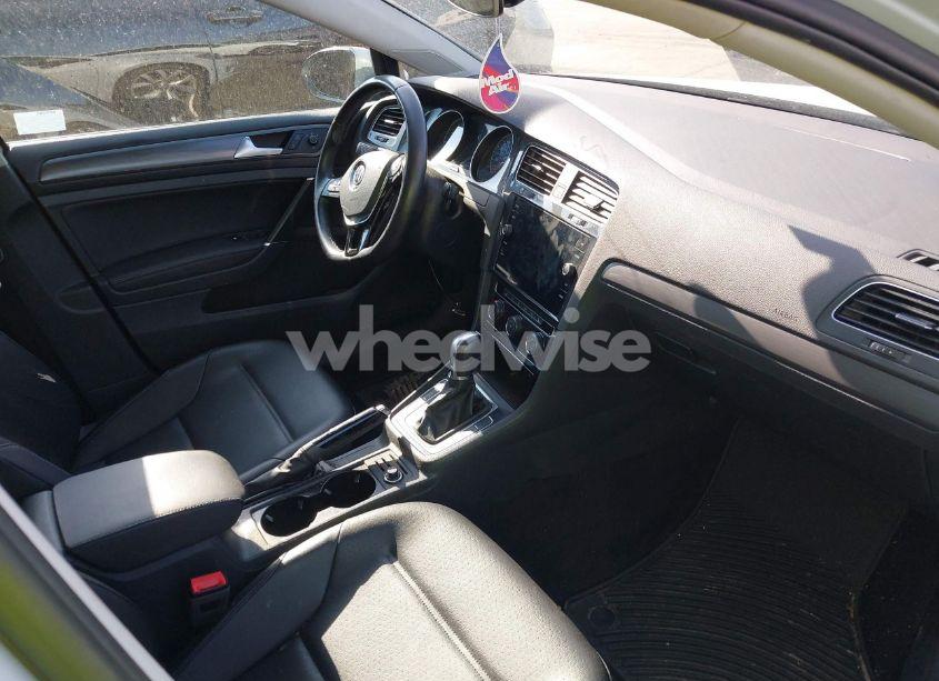 Photo 5 of 2019 Volkswagen Golf SPORTWAGEN 1.4T S/1.4T SE (VIN 3VWY57AU3KM515165)