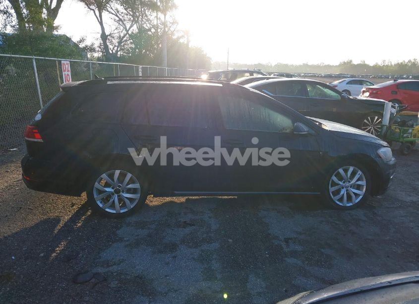 Photo 13 of 2019 Volkswagen Golf SPORTWAGEN 1.4T S/1.4T SE (VIN 3VWY57AU6KM507092)