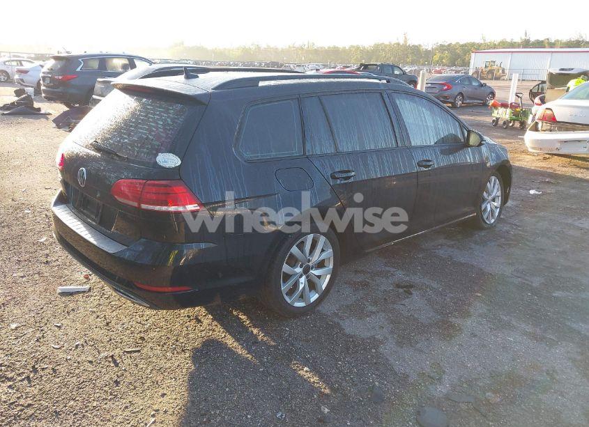 Photo 4 of 2019 Volkswagen Golf SPORTWAGEN 1.4T S/1.4T SE (VIN 3VWY57AU6KM507092)