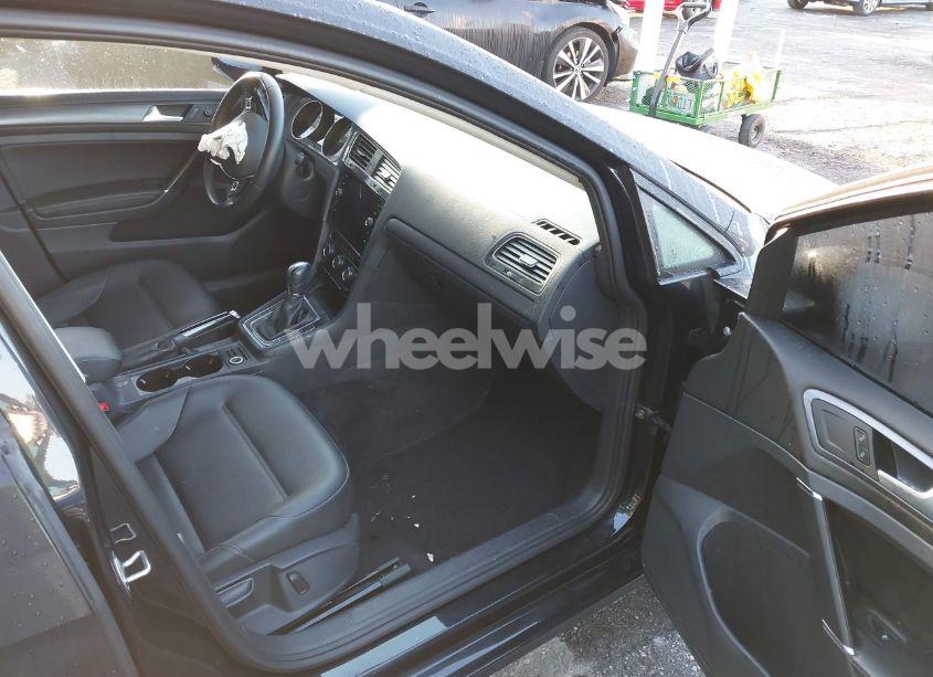 Photo 5 of 2019 Volkswagen Golf SPORTWAGEN 1.4T S/1.4T SE (VIN 3VWY57AU6KM507092)