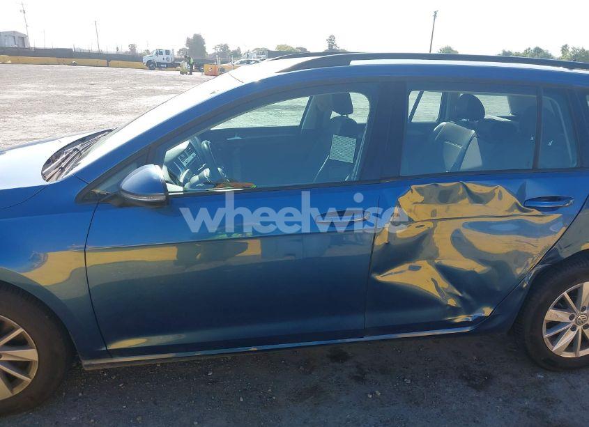 Photo 14 of 2019 Volkswagen Golf SPORTWAGEN 1.4T S/1.4T SE (VIN 3VWY57AU6KM515323)