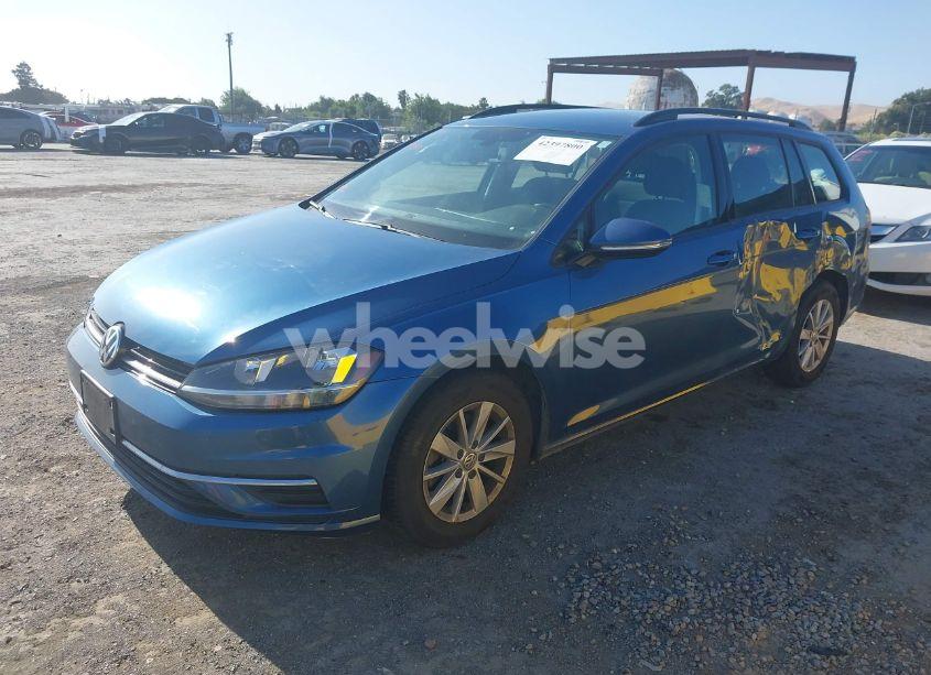Photo 2 of 2019 Volkswagen Golf SPORTWAGEN 1.4T S/1.4T SE (VIN 3VWY57AU6KM515323)