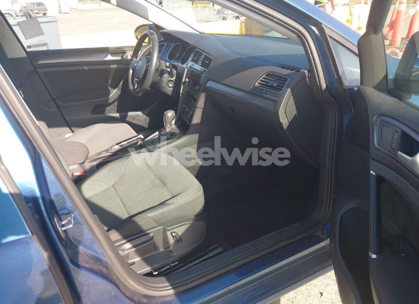 Photo 5 of 2019 Volkswagen Golf SPORTWAGEN 1.4T S/1.4T SE (VIN 3VWY57AU6KM515323)