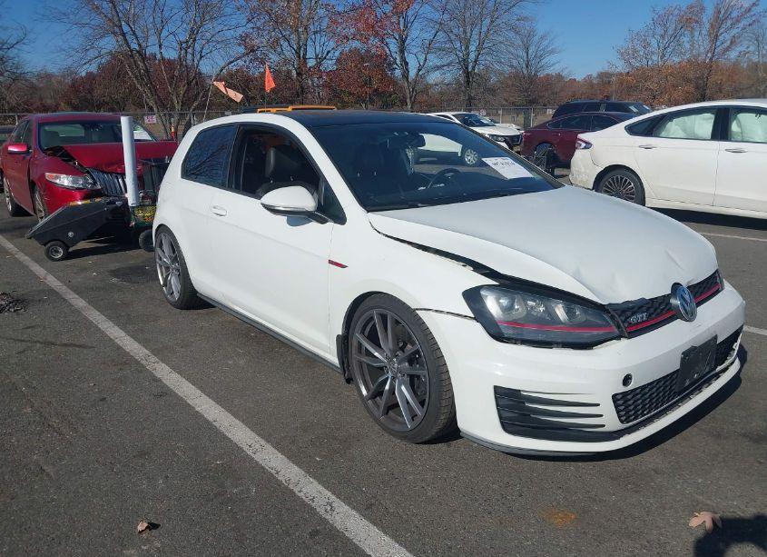 2016 Volkswagen Golf GTI SE 2-DOOR (VIN 3VWYT7AU2GM005192) main photo