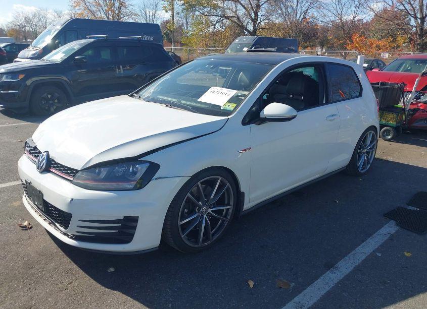 Photo 2 of 2016 Volkswagen Golf GTI SE 2-DOOR (VIN 3VWYT7AU2GM005192)