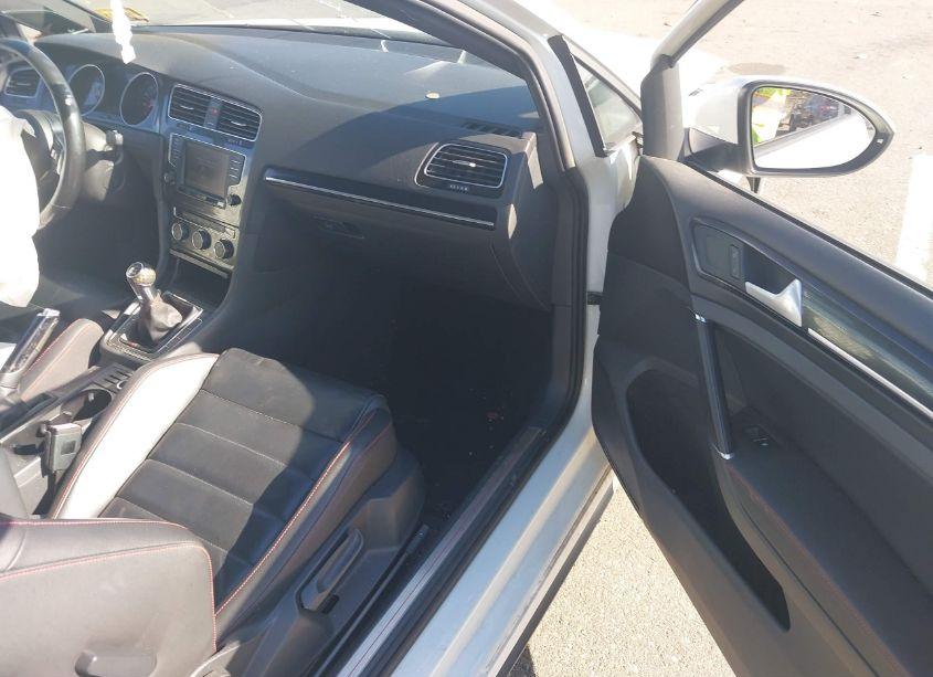 Photo 5 of 2016 Volkswagen Golf GTI SE 2-DOOR (VIN 3VWYT7AU2GM005192)