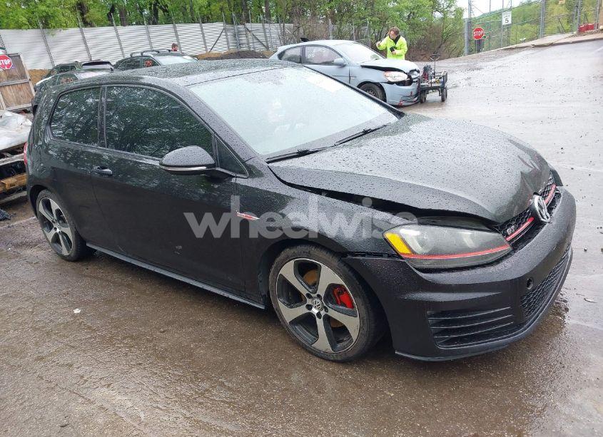 2015 Volkswagen Golf GTI 2.0T SE 2-DOOR (VIN 3VWYT7AU8FM065976) main photo
