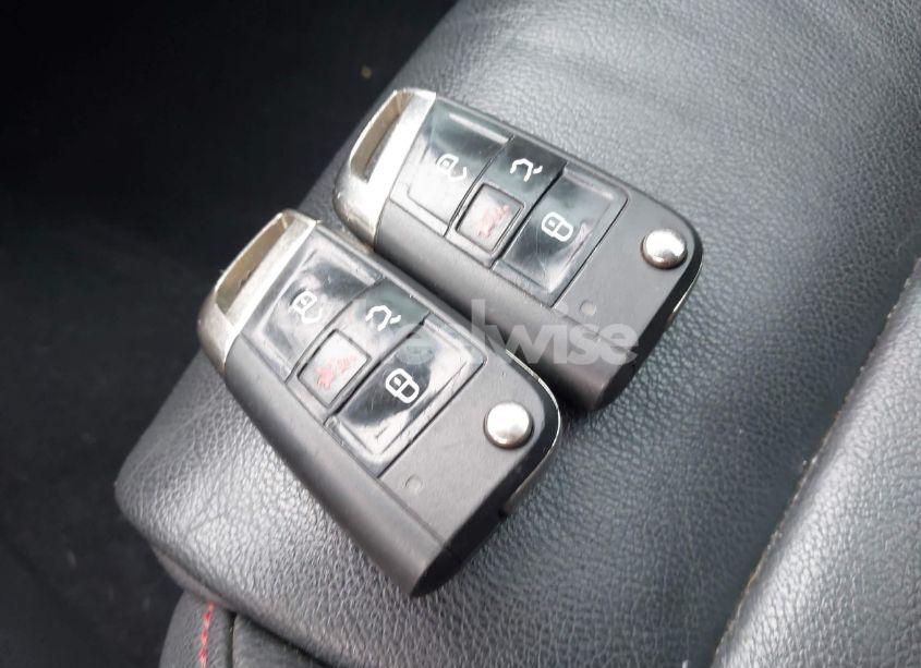 Photo 11 of 2015 Volkswagen Golf GTI 2.0T SE 2-DOOR (VIN 3VWYT7AU8FM065976)