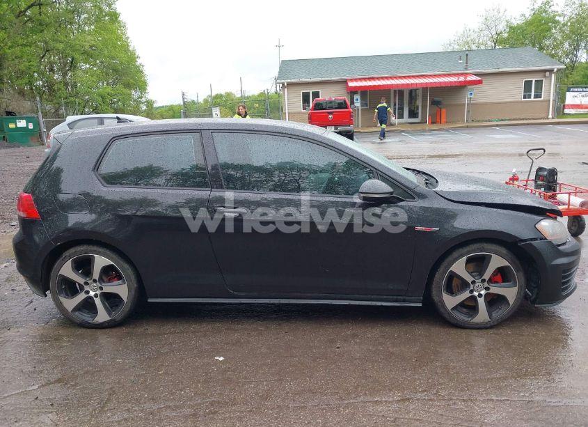 Photo 13 of 2015 Volkswagen Golf GTI 2.0T SE 2-DOOR (VIN 3VWYT7AU8FM065976)