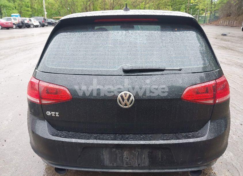 Photo 16 of 2015 Volkswagen Golf GTI 2.0T SE 2-DOOR (VIN 3VWYT7AU8FM065976)