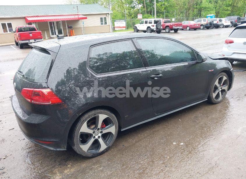 Photo 4 of 2015 Volkswagen Golf GTI 2.0T SE 2-DOOR (VIN 3VWYT7AU8FM065976)
