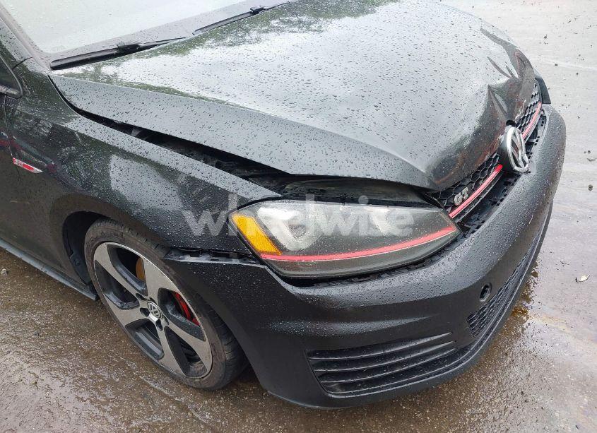Photo 6 of 2015 Volkswagen Golf GTI 2.0T SE 2-DOOR (VIN 3VWYT7AU8FM065976)
