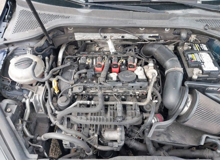 Photo 10 of 2015 Volkswagen Golf GTI 2.0T SE 2-DOOR (VIN 3VWYT7AUXFM027648)