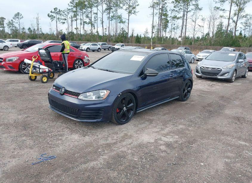 Photo 2 of 2015 Volkswagen Golf GTI 2.0T SE 2-DOOR (VIN 3VWYT7AUXFM027648)