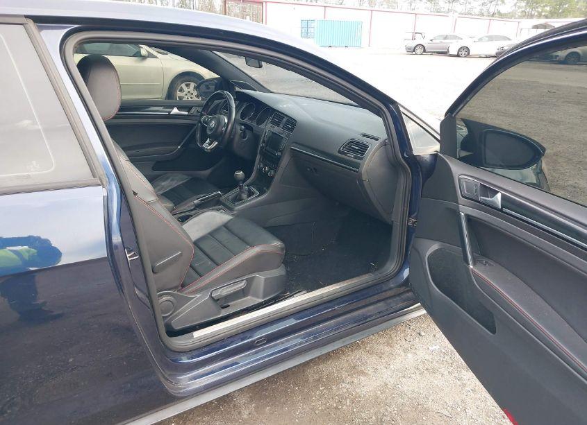 Photo 5 of 2015 Volkswagen Golf GTI 2.0T SE 2-DOOR (VIN 3VWYT7AUXFM027648)