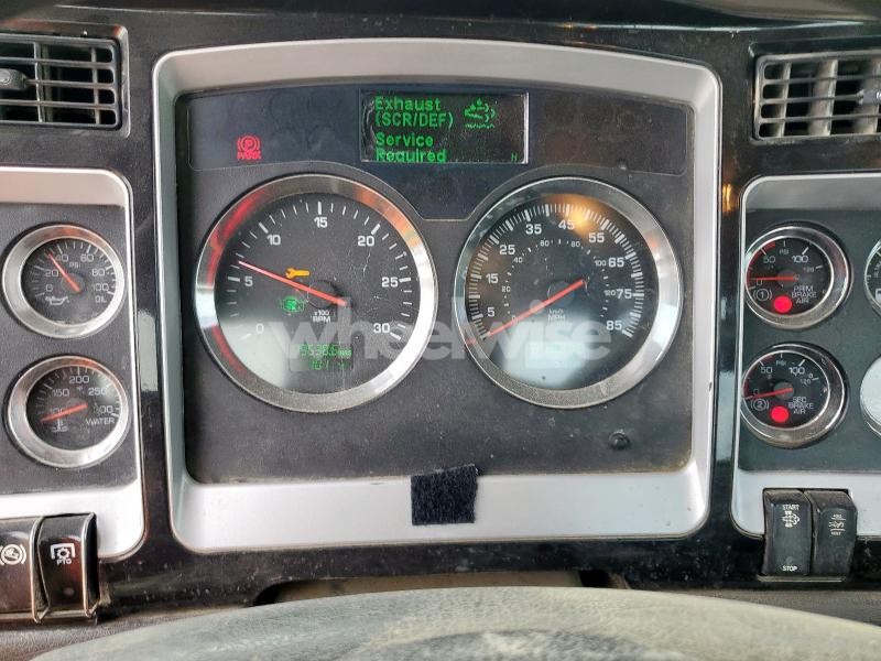 Photo 8 of 2019 KENWORTH CONSTRUCTION T800 (VIN 3WKDD40X8KF257262)