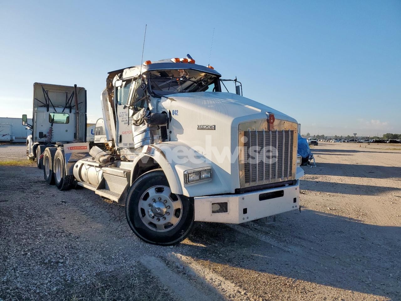 2020 KENWORTH T800 SEMI TRUCK (VIN 3WKDD49X0LF425335) main photo