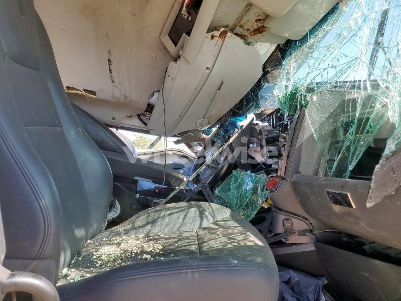 Photo 3 of 2024 KENWORTH T880 SEMI TRUCK (VIN 3WKZD49X1RF376581)