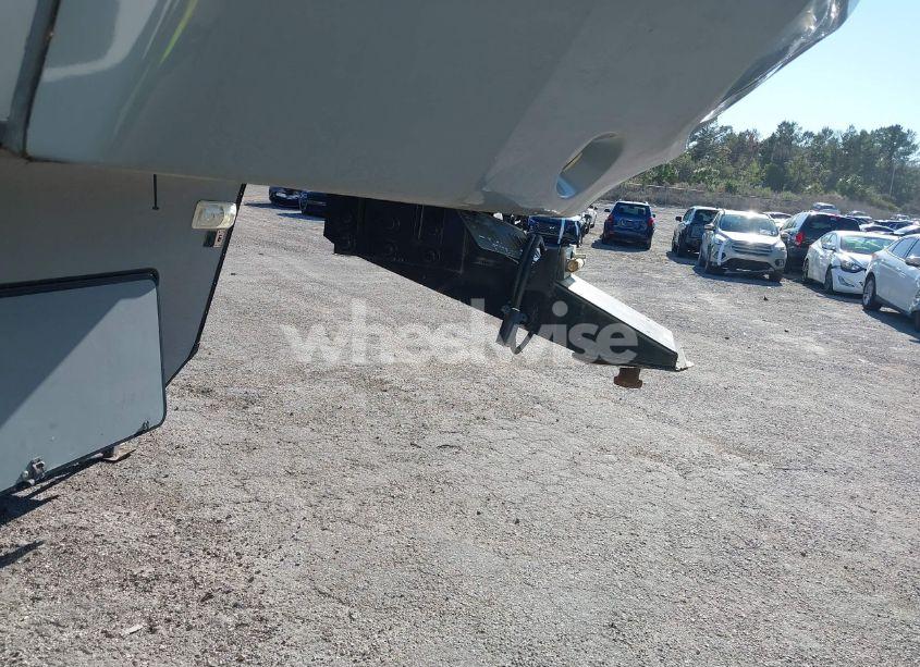 Photo 10 of 2013 Dutchmen Komfort TRAVEL TRAILER (VIN 47CFKMV22DP630880)