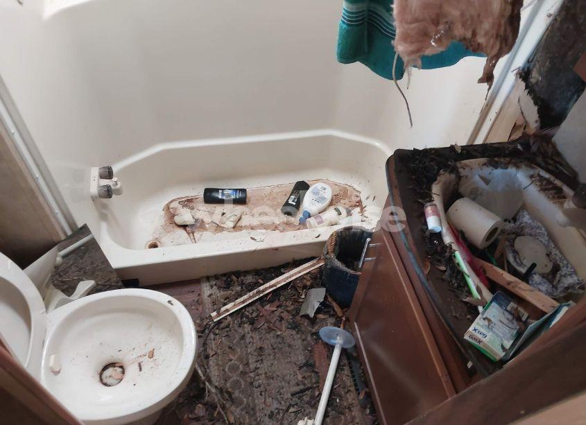 Photo 11 of 2013 Dutchmen Komfort TRAVEL TRAILER (VIN 47CFKMV22DP630880)