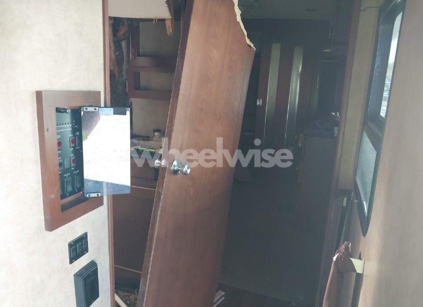 Photo 8 of 2013 Dutchmen Komfort TRAVEL TRAILER (VIN 47CFKMV22DP630880)