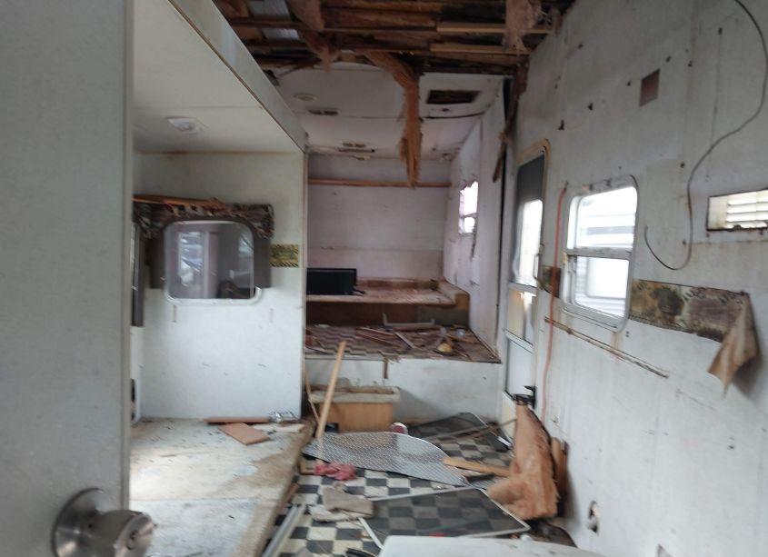 Photo 5 of 2002 Four Winds DUTCHMEN (VIN 47CFM0S242P604933)