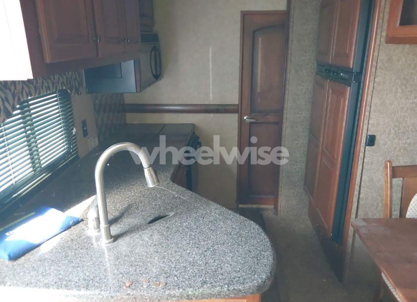 Photo 8 of 2012 Infinity Fifth WHEEL SERIES M (VIN 47CFNFU27CC660824)