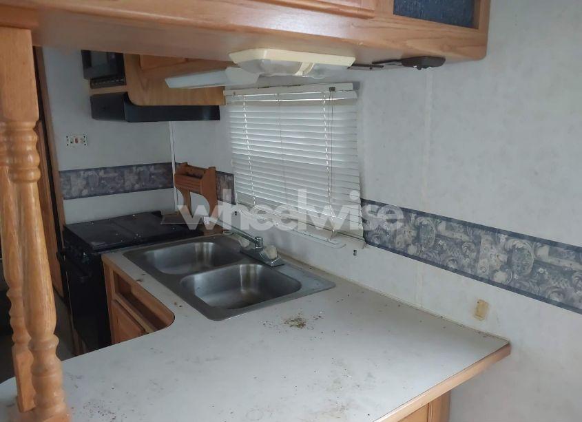 Photo 10 of 2000 Dutchmen Supreme (VIN 47CFS0P29YP601078)