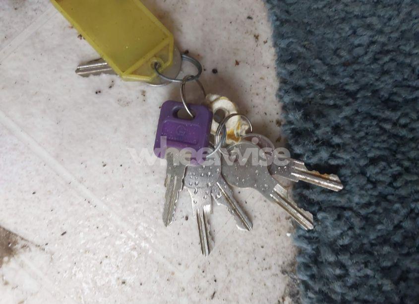 Photo 11 of 2000 Dutchmen Supreme (VIN 47CFS0P29YP601078)