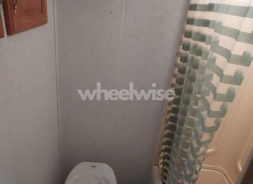 Photo 7 of 2000 Dutchmen Supreme (VIN 47CFS0P29YP601078)