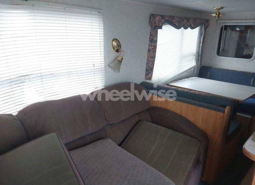 Photo 8 of 2000 Dutchmen Supreme (VIN 47CFS0P29YP601078)