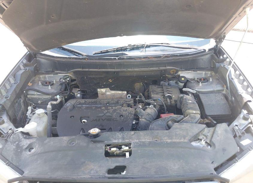 Photo 10 of 2015 Mitsubishi Outlander SPORT SE (VIN 4A4AP4AU1FE037930)