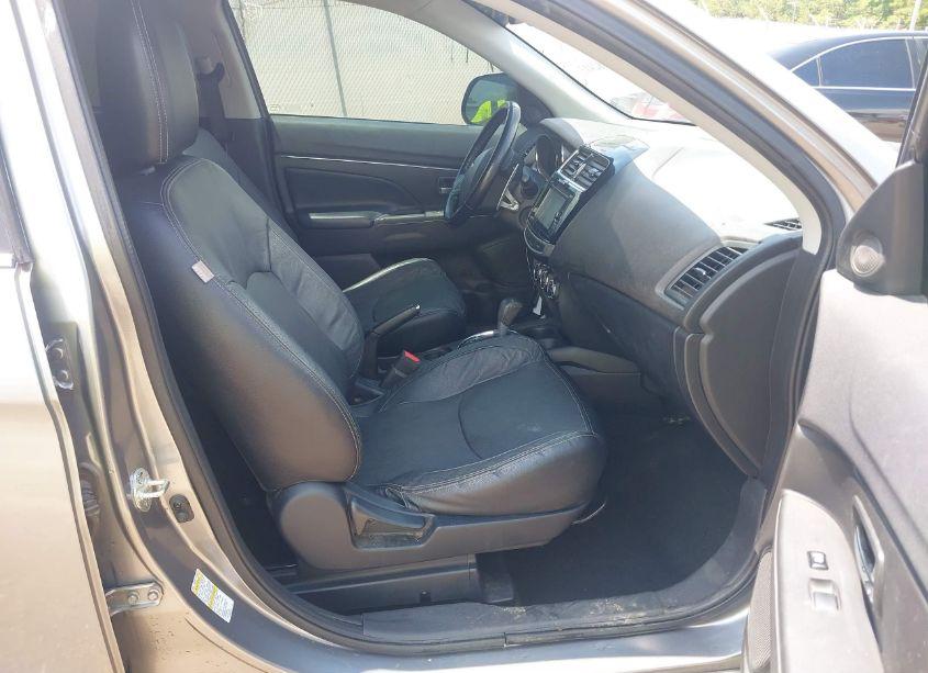 Photo 5 of 2015 Mitsubishi Outlander SPORT SE (VIN 4A4AP4AU1FE037930)