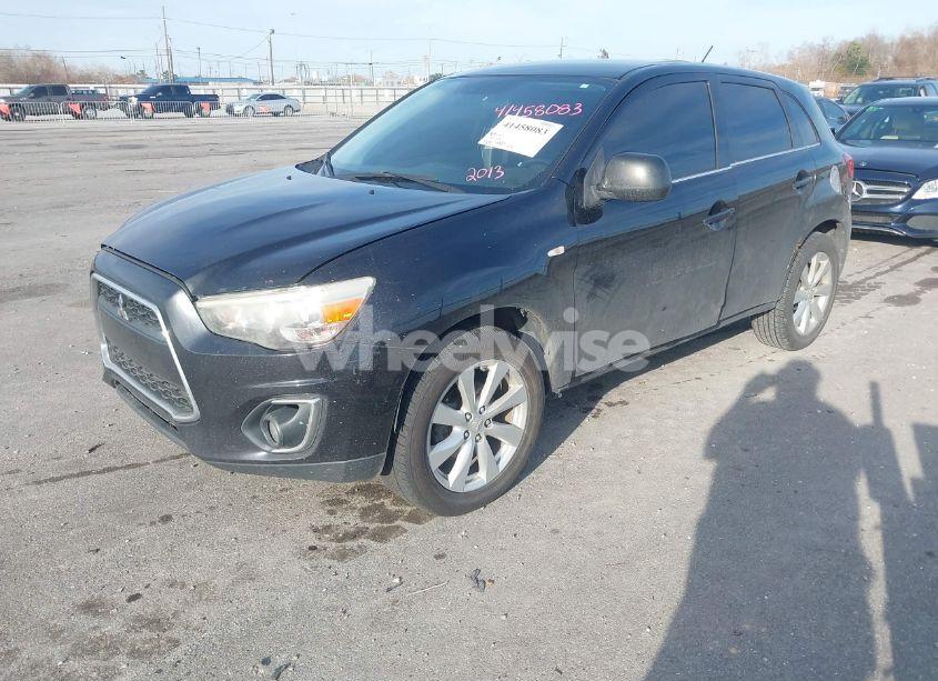 Photo 2 of 2013 Mitsubishi Outlander SPORT SE (VIN 4A4AP4AU2DE008692)