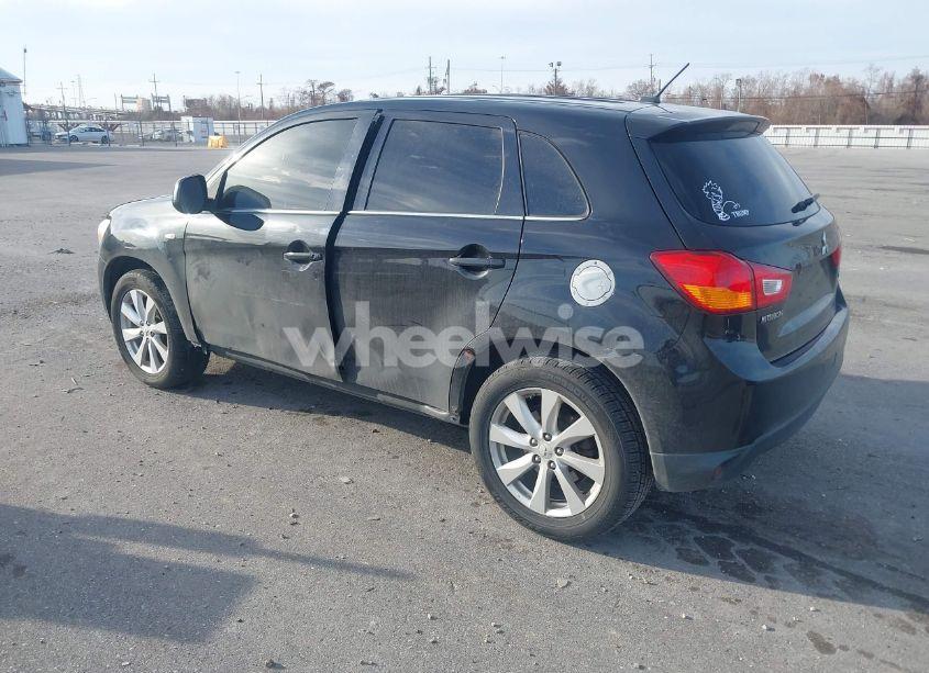 Photo 3 of 2013 Mitsubishi Outlander SPORT SE (VIN 4A4AP4AU2DE008692)