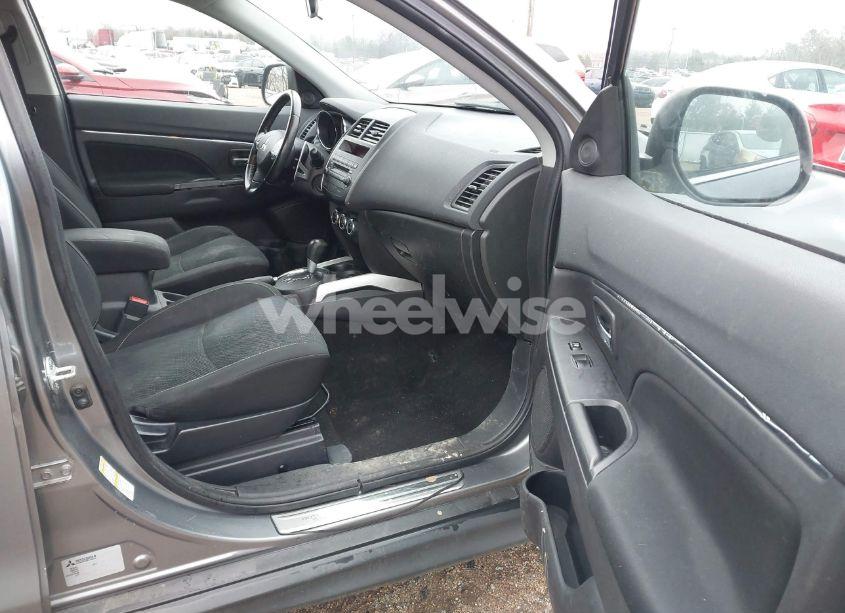 Photo 5 of 2013 Mitsubishi Outlander SPORT SE (VIN 4A4AP4AU4DE005020)