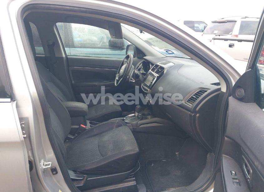 Photo 5 of 2015 Mitsubishi Outlander SPORT SE (VIN 4A4AP4AU7FE060726)