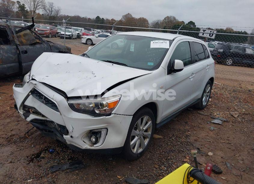 Photo 2 of 2015 Mitsubishi Outlander SPORT SE (VIN 4A4AP4AU9FE002150)