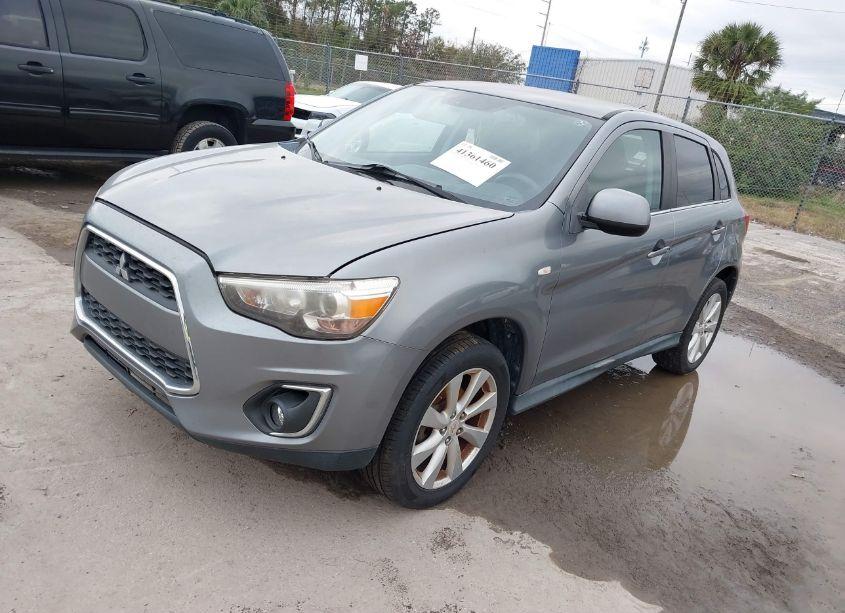 Photo 2 of 2013 Mitsubishi Outlander SPORT SE (VIN 4A4AP4AUXDE002753)