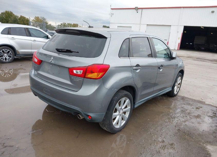 Photo 4 of 2013 Mitsubishi Outlander SPORT SE (VIN 4A4AP4AUXDE002753)