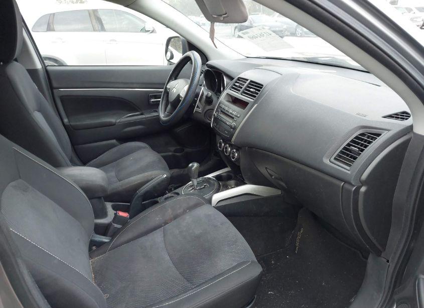 Photo 5 of 2013 Mitsubishi Outlander SPORT SE (VIN 4A4AP4AUXDE002753)