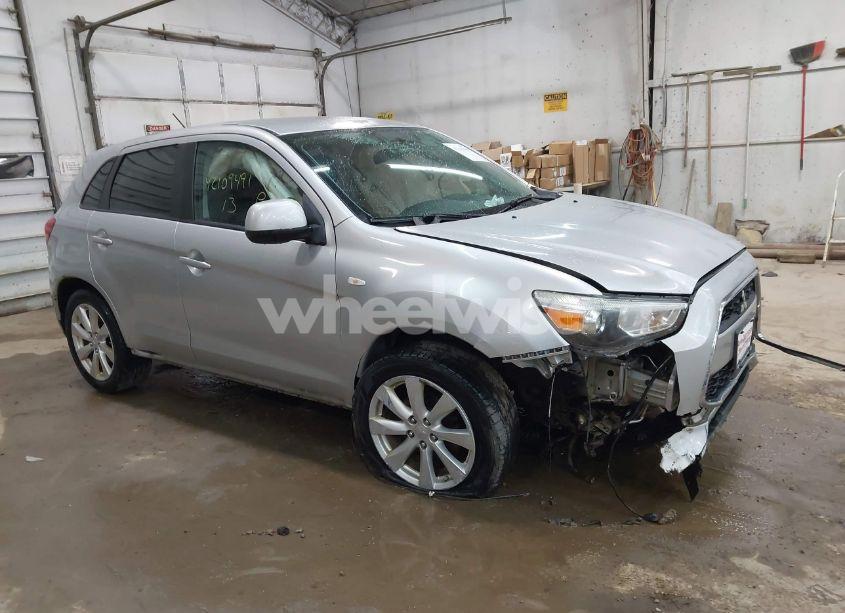 2013 Mitsubishi Outlander SPORT ES (VIN 4A4AR3AU1DE015735) main photo