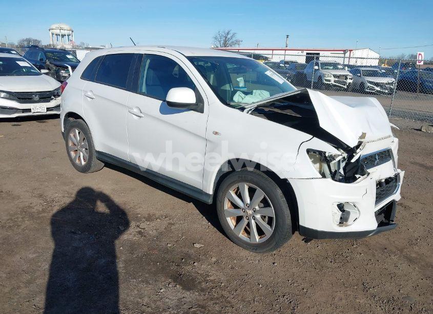 2014 Mitsubishi Outlander SPORT ES (VIN 4A4AR3AU6EE032774) main photo