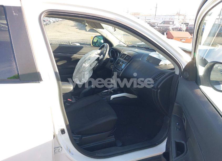 Photo 5 of 2014 Mitsubishi Outlander SPORT ES (VIN 4A4AR3AU6EE032774)