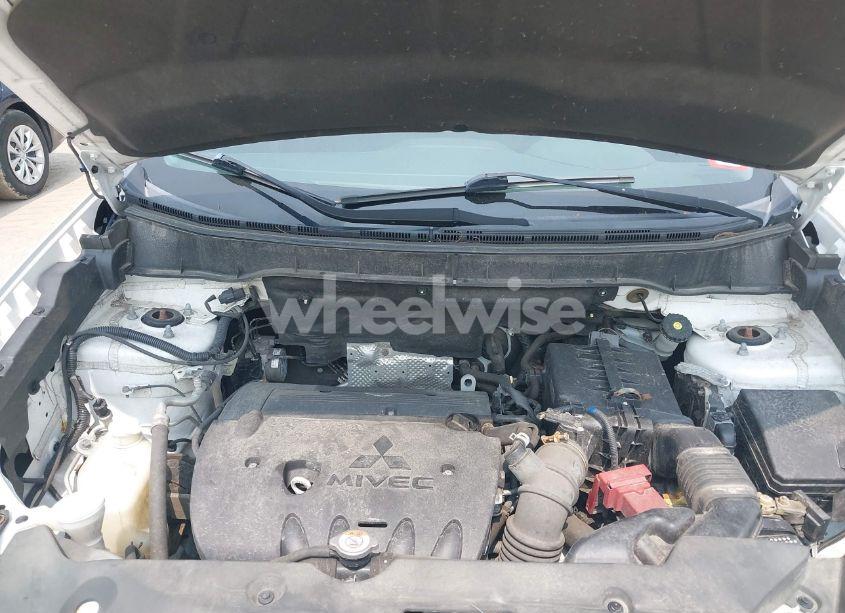 Photo 10 of 2015 Mitsubishi Outlander SPORT ES (VIN 4A4AR3AU8FE057001)