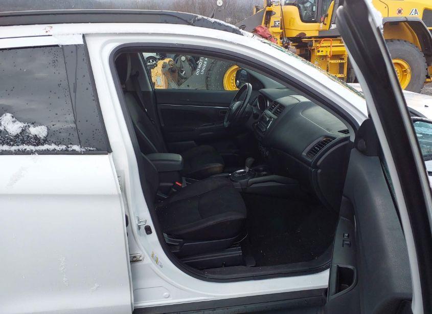 Photo 5 of 2015 Mitsubishi Outlander SPORT ES (VIN 4A4AR3AW0FE029145)