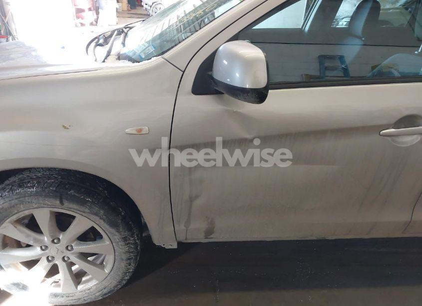 Photo 13 of 2015 Mitsubishi Outlander SPORT ES (VIN 4A4AR3AW0FE037830)