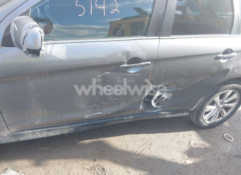 Photo 6 of 2015 Mitsubishi Outlander SPORT SE (VIN 4A4AR4AU1FE015419)